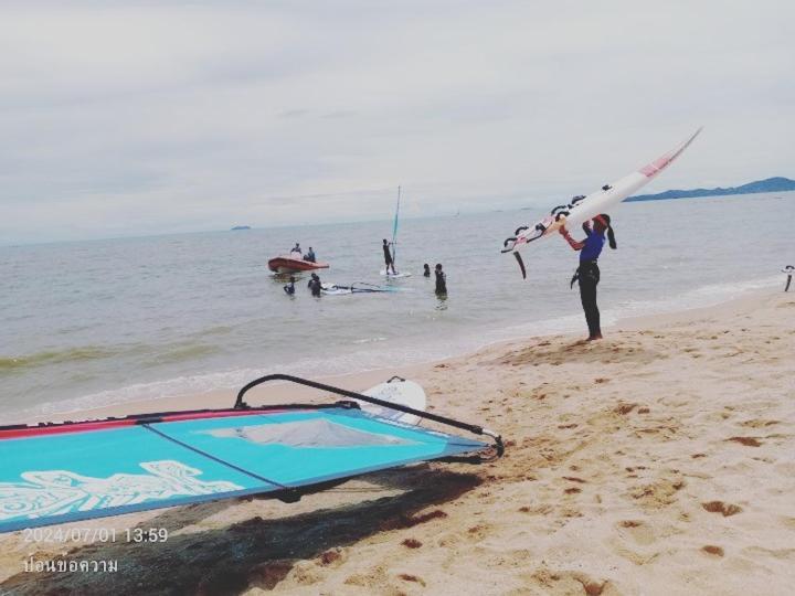 2 ห้องนอน 2 ห้องน้ำ Seaview Jomtien ชั้น18 Apartment Bagian luar foto